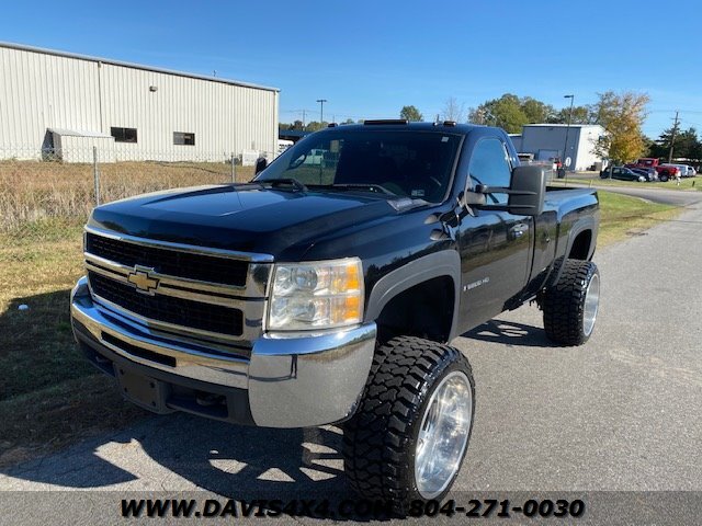 2007 Chevrolet Silverado 2500 HD Regular Cab Long Bed 4x4 Lifted Pickup