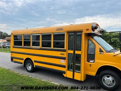 2010 Chevrolet Express 4500 4 x 4 Shuttle/Passenger Bus   - Photo 10 - North Chesterfield, VA 23237