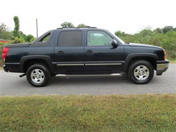 2005 Chevrolet Avalanche 1500 LT (SOLD)   - Photo 3 - North Chesterfield, VA 23237