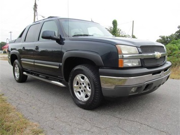 2005 Chevrolet Avalanche 1500 LT (SOLD)   - Photo 2 - North Chesterfield, VA 23237