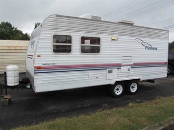 2002 Fleetwood Pioneer (SOLD)   - Photo 4 - North Chesterfield, VA 23237