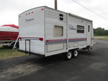 2002 Fleetwood Pioneer (SOLD)   - Photo 3 - North Chesterfield, VA 23237