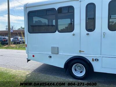 2015 Ford E-350 Superduty Econoline Passenger Carrying Bus   - Photo 22 - North Chesterfield, VA 23237