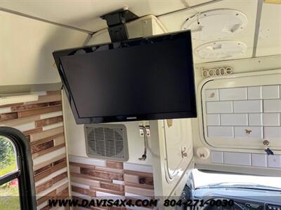 2015 Ford E-350 Superduty Econoline Passenger Carrying Bus   - Photo 16 - North Chesterfield, VA 23237