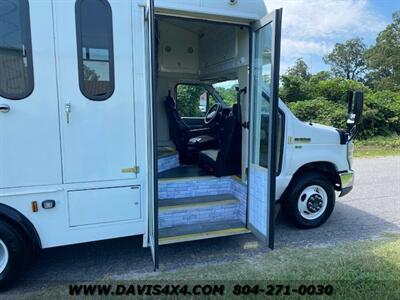 2015 Ford E-350 Superduty Econoline Passenger Carrying Bus   - Photo 23 - North Chesterfield, VA 23237