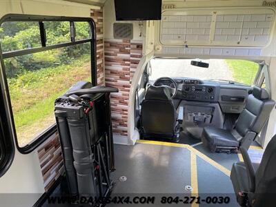 2015 Ford E-350 Superduty Econoline Passenger Carrying Bus   - Photo 15 - North Chesterfield, VA 23237