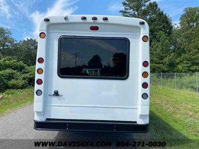 2015 Ford E-350 Superduty Econoline Passenger Carrying Bus   - Photo 5 - North Chesterfield, VA 23237