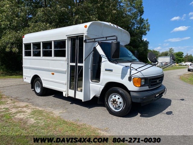 2006 Ford E-350 Commercial Cutaway