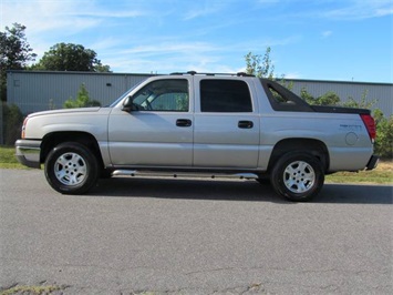 2004 Chevrolet Avalanche 1500 (SOLD)   - Photo 2 - North Chesterfield, VA 23237