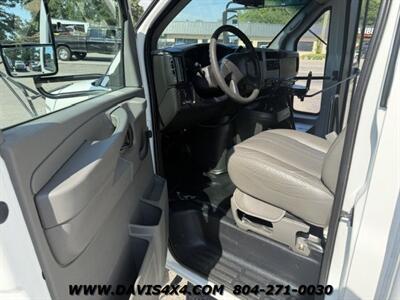 2004 CHEVROLET Express Thomas 14 Passenger Bus   - Photo 8 - North Chesterfield, VA 23237