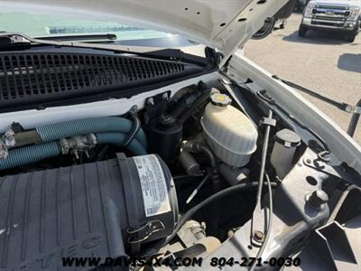 2004 CHEVROLET Express Thomas 14 Passenger Bus   - Photo 24 - North Chesterfield, VA 23237