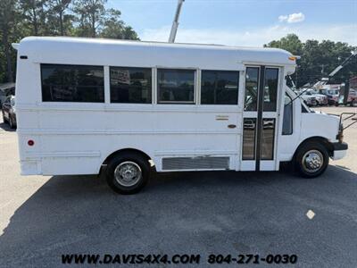 2004 CHEVROLET Express Thomas 14 Passenger Bus   - Photo 5 - North Chesterfield, VA 23237