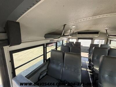 2004 CHEVROLET Express Thomas 14 Passenger Bus   - Photo 17 - North Chesterfield, VA 23237