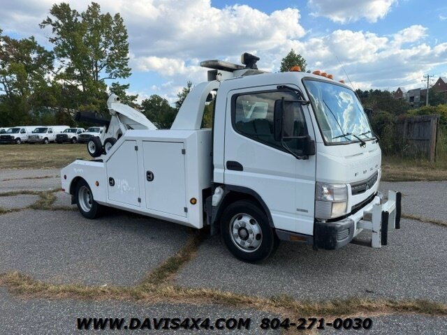 2016 Mitsubishi Fuso FE 160 Diesel Canter Cab Over/Wrecker Tow Truck  