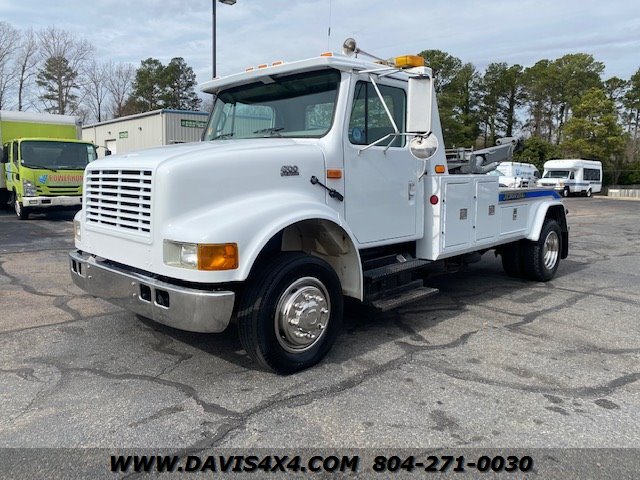 1999 INTERNATIONAL 4700 DT 466 Jerrdan 12 Ton Wrecker With Wheel Lift