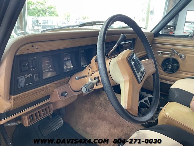 1987 Jeep Grand Wagoneer Lifted 4X4 - Photo 6 - North Chesterfield, VA 23237