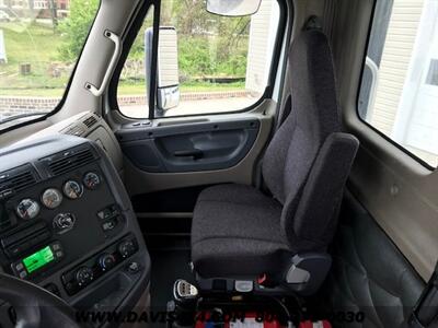 2015 Freightliner Cascadia Cab Tandem Axle Tractor With A DD 15 Diesel Engine   - Photo 29 - North Chesterfield, VA 23237