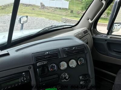 2015 Freightliner Cascadia Cab Tandem Axle Tractor With A DD 15 Diesel Engine   - Photo 27 - North Chesterfield, VA 23237