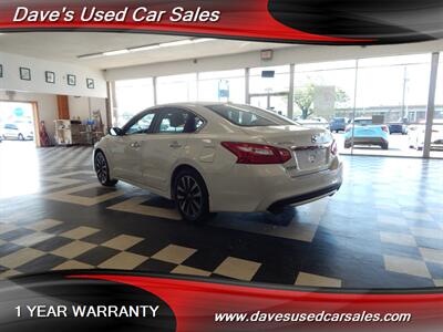 2017 Nissan Altima 2.5 SV   - Photo 7 - Wyoming, PA 18644