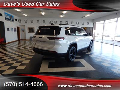 2023 Jeep Grand Cherokee L Altitude   - Photo 5 - Wyoming, PA 18644