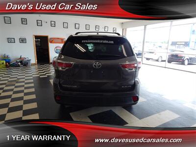 2016 Toyota Highlander XLE   - Photo 6 - Wyoming, PA 18644