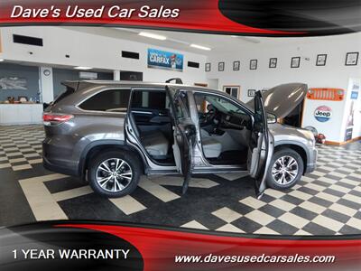 2016 Toyota Highlander XLE   - Photo 40 - Wyoming, PA 18644