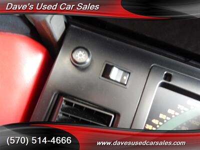 1989 Chevrolet Corvette   - Photo 18 - Wyoming, PA 18644