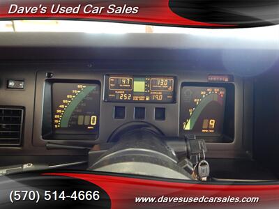 1989 Chevrolet Corvette   - Photo 10 - Wyoming, PA 18644