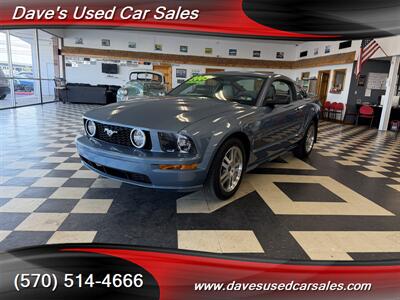 2005 Ford Mustang GT Premium Coupe