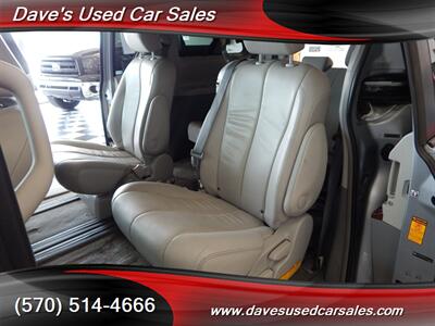 2014 Toyota Sienna XLE 8-Passenger   - Photo 30 - Wyoming, PA 18644
