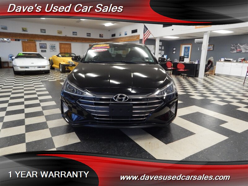 2020 Hyundai Elantra SEL photo 2