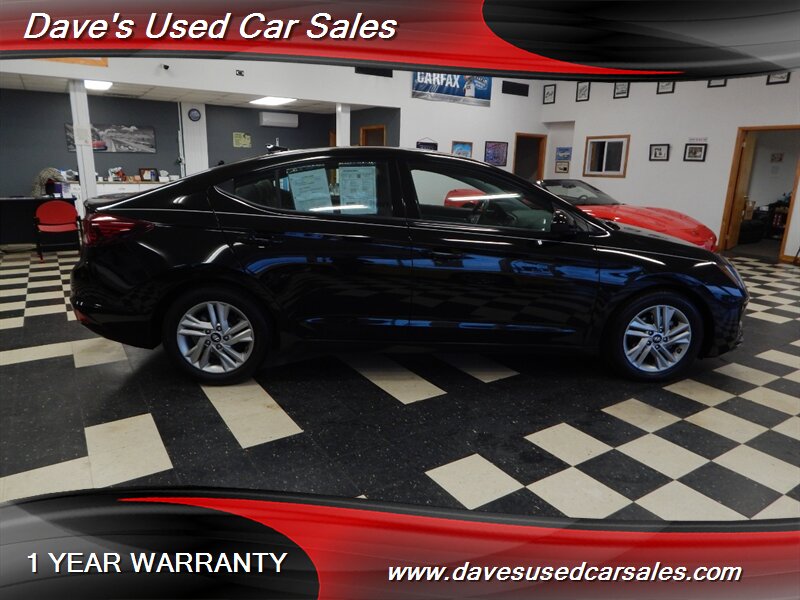 2020 Hyundai Elantra SEL photo 4