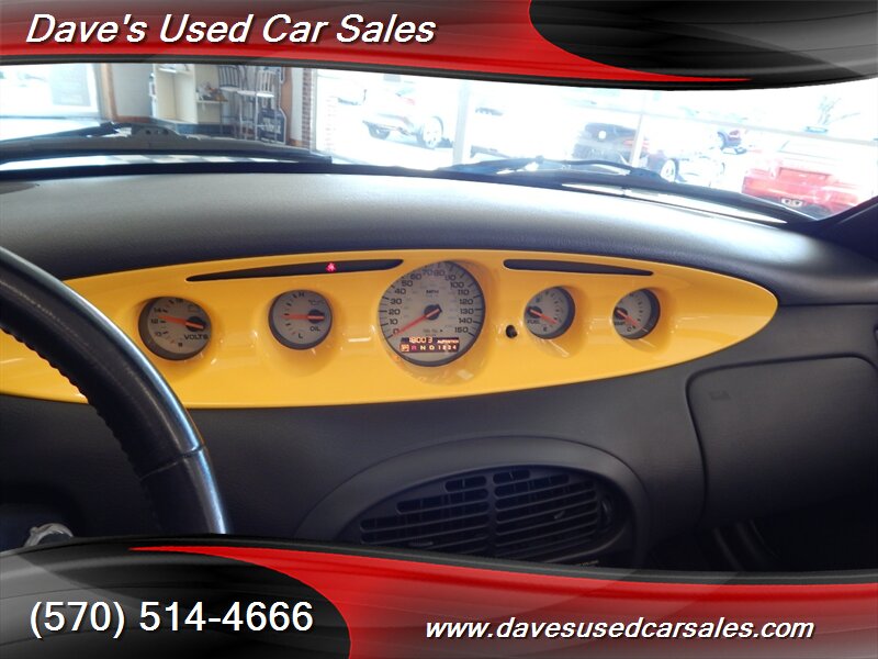 2002 Chrysler Prowler   - Photo 18 - Wyoming, PA 18644