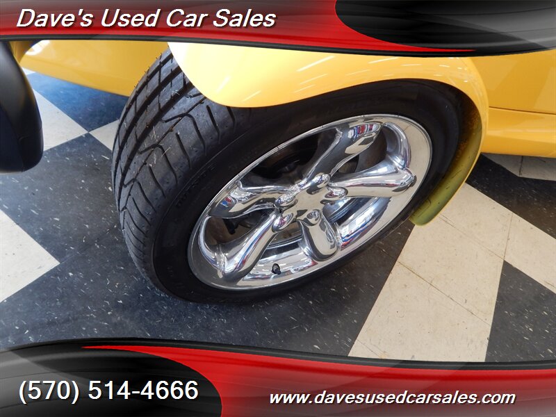2002 Chrysler Prowler   - Photo 9 - Wyoming, PA 18644