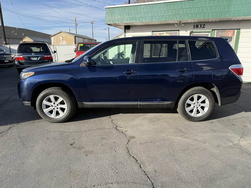 2013 Toyota Highlander 4WD V6 - Photo 4 - Roy, UT 84067