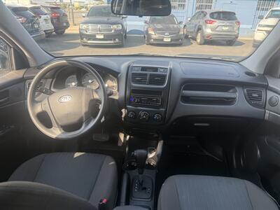2010 Kia Sportage LX   - Photo 12 - Roy, UT 84067