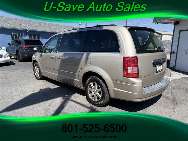 2009 Chrysler Town and Country Touring - Photo 7 - Roy, UT 84067