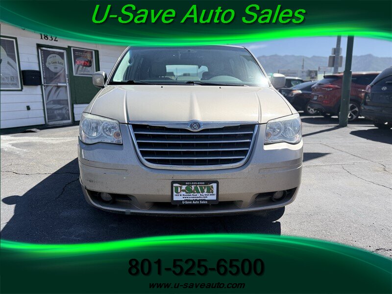 2009 Chrysler Town and Country Touring - Photo 2 - Roy, UT 84067