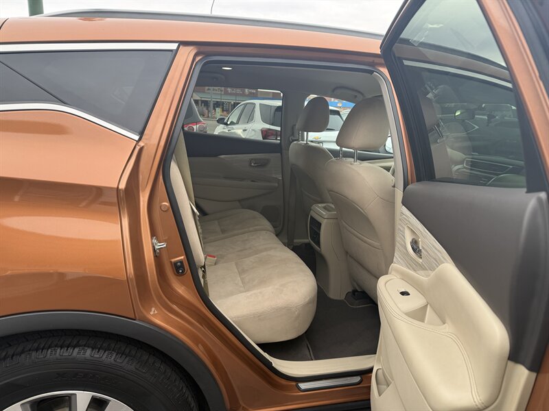 2016 Nissan Murano SV - Photo 10 - Roy, UT 84067