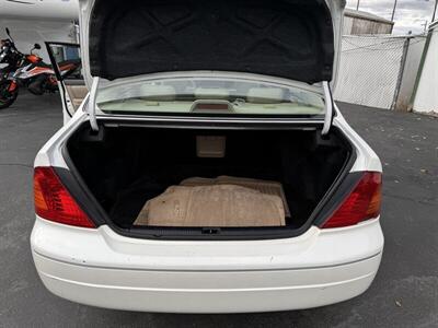 2000 Toyota Avalon XL   - Photo 10 - Roy, UT 84067