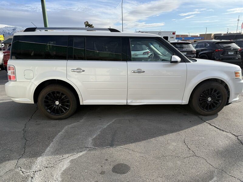 2009 Ford Flex SEL - Photo 8 - Roy, UT 84067