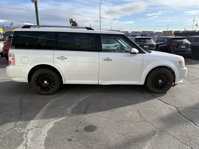 2009 Ford Flex SEL - Photo 9 - Roy, UT 84067