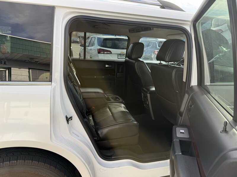 2009 Ford Flex SEL - Photo 11 - Roy, UT 84067