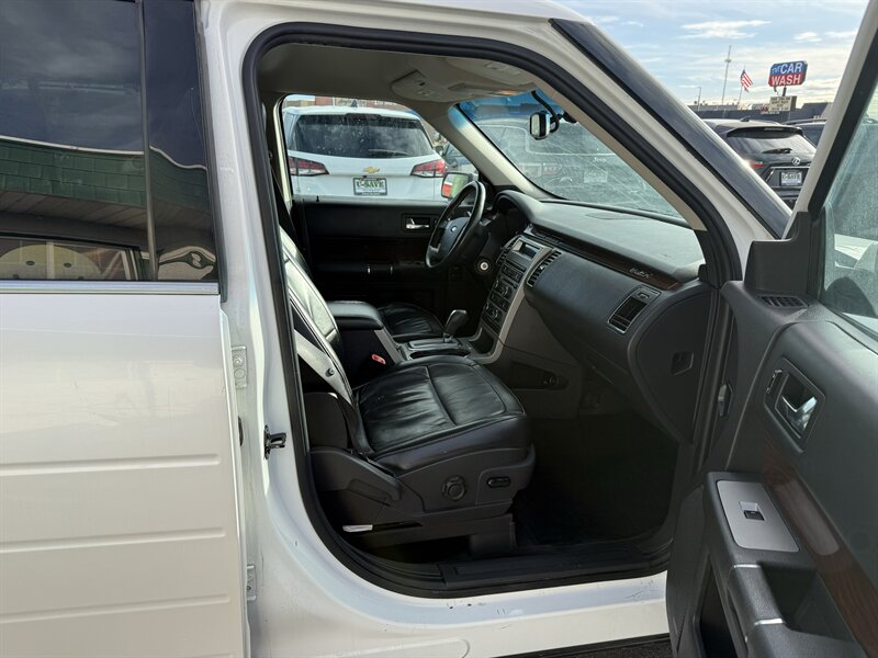 2009 Ford Flex SEL - Photo 10 - Roy, UT 84067