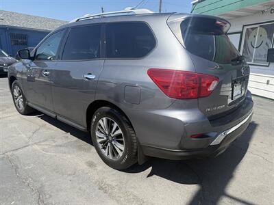 2018 Nissan Pathfinder SV   - Photo 5 - Roy, UT 84067