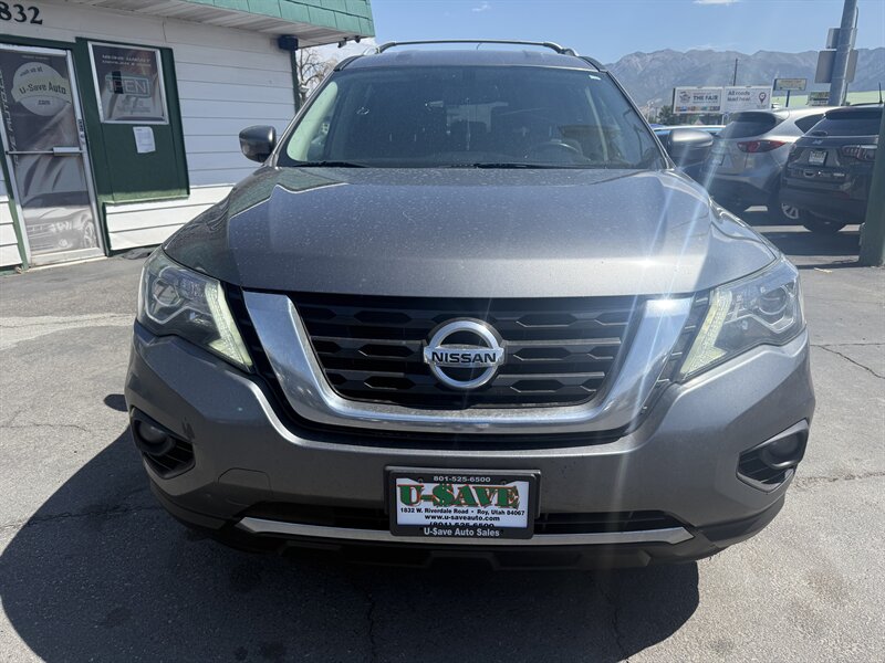 2018 Nissan Pathfinder SV  