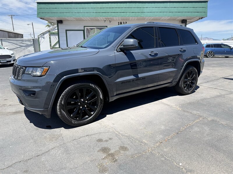 2018 Jeep Grand Cherokee Laredo - Photo 10 - Roy, UT 84067