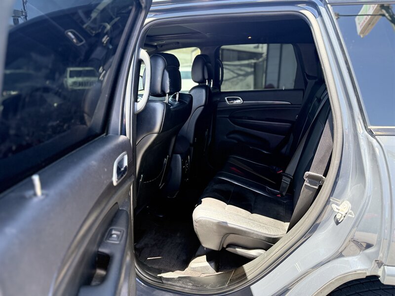 2018 Jeep Grand Cherokee Laredo - Photo 11 - Roy, UT 84067