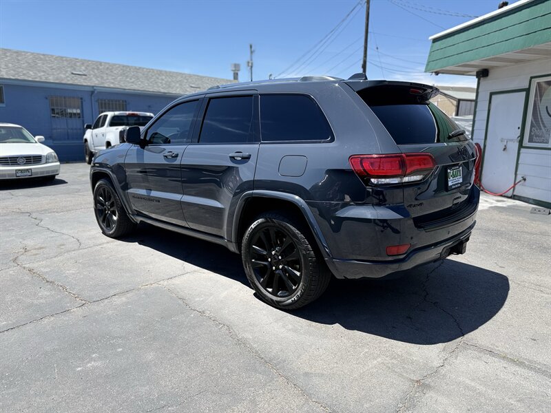 2018 Jeep Grand Cherokee Laredo - Photo 3 - Roy, UT 84067