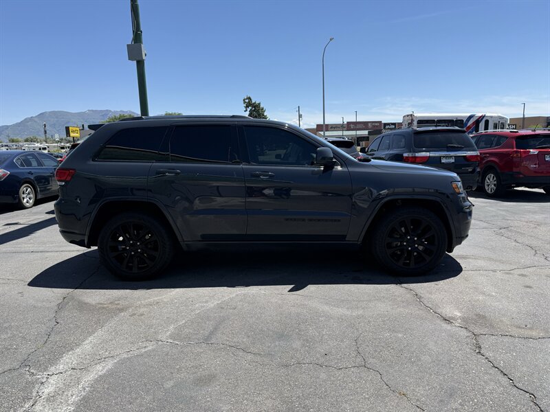 2018 Jeep Grand Cherokee Laredo - Photo 6 - Roy, UT 84067